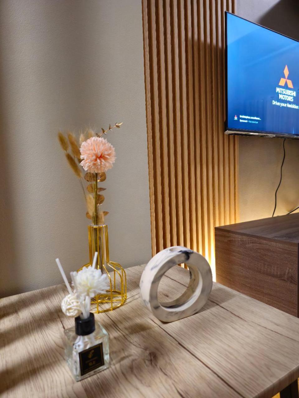 Serene Suite In Jazz Residences Makati City Bagian luar foto