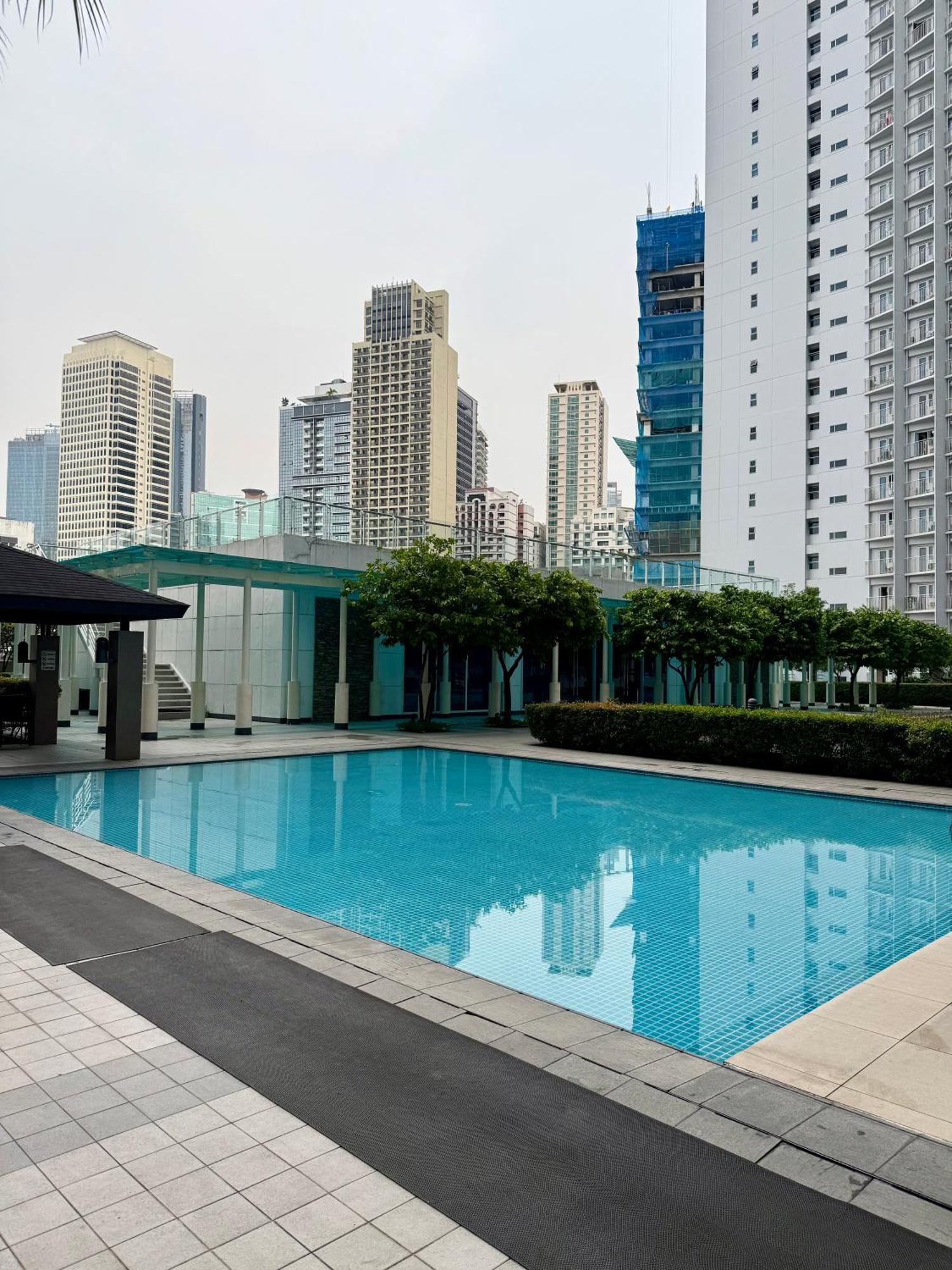 Serene Suite In Jazz Residences Makati City Bagian luar foto