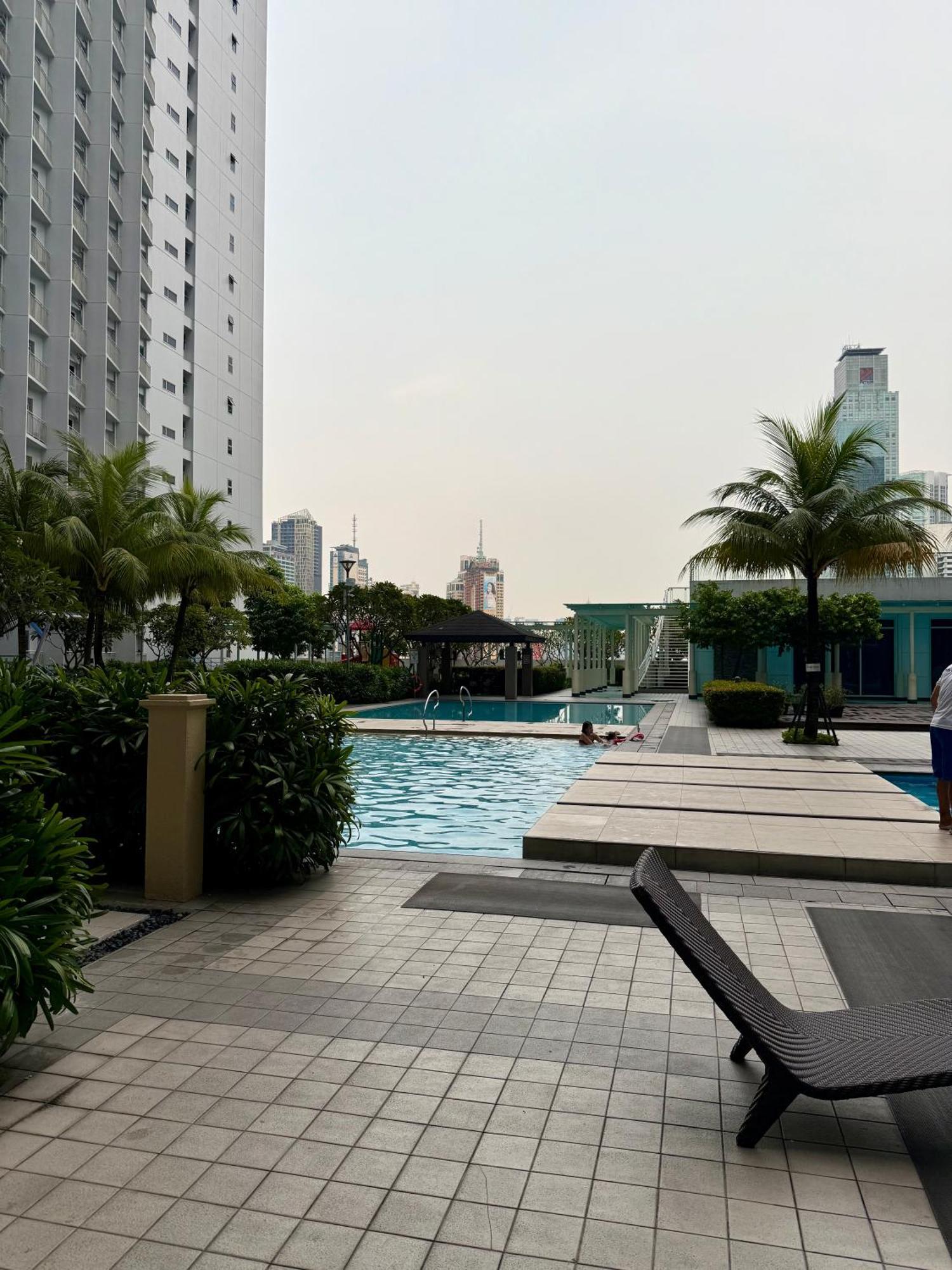 Serene Suite In Jazz Residences Makati City Bagian luar foto