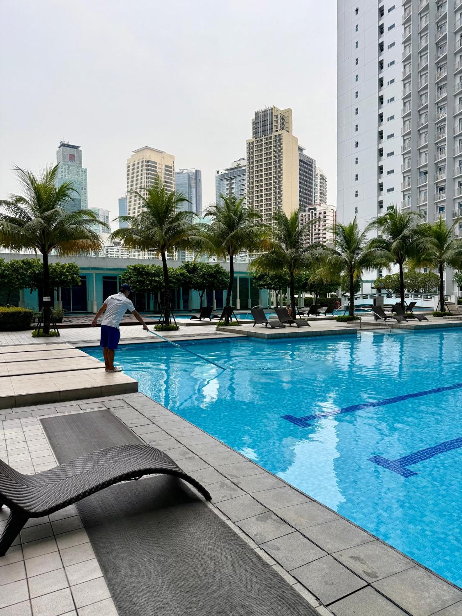 Serene Suite In Jazz Residences Makati City Bagian luar foto