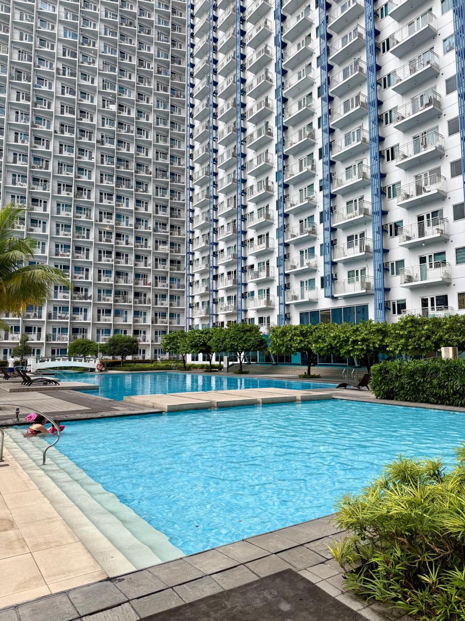 Serene Suite In Jazz Residences Makati City Bagian luar foto